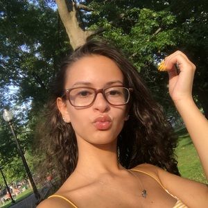 Meet your Posher, Sofia